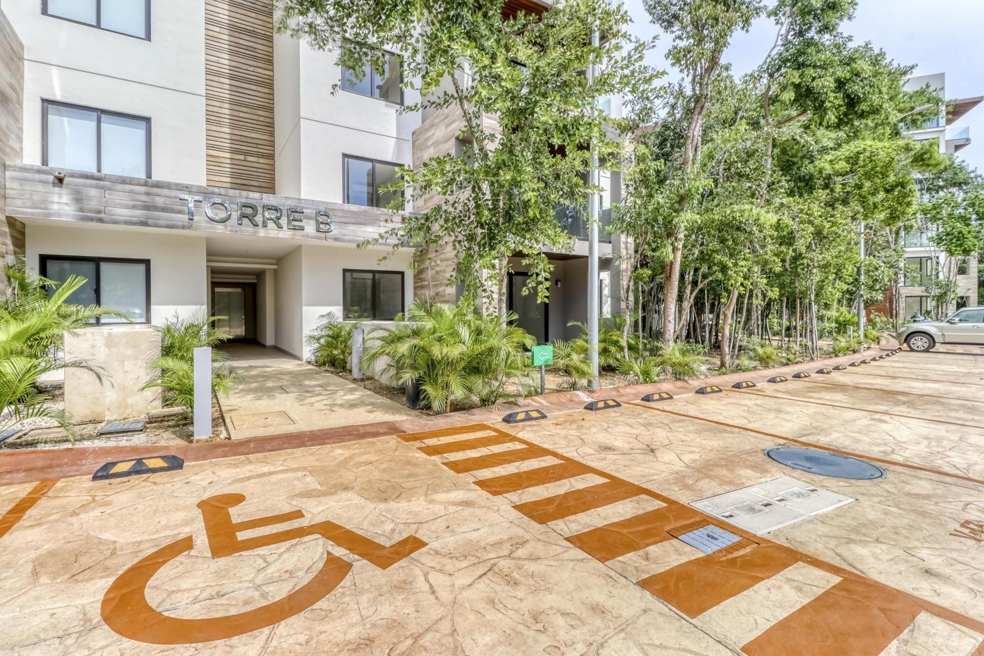 Apartamento Chandelier B102 @ Lagunas